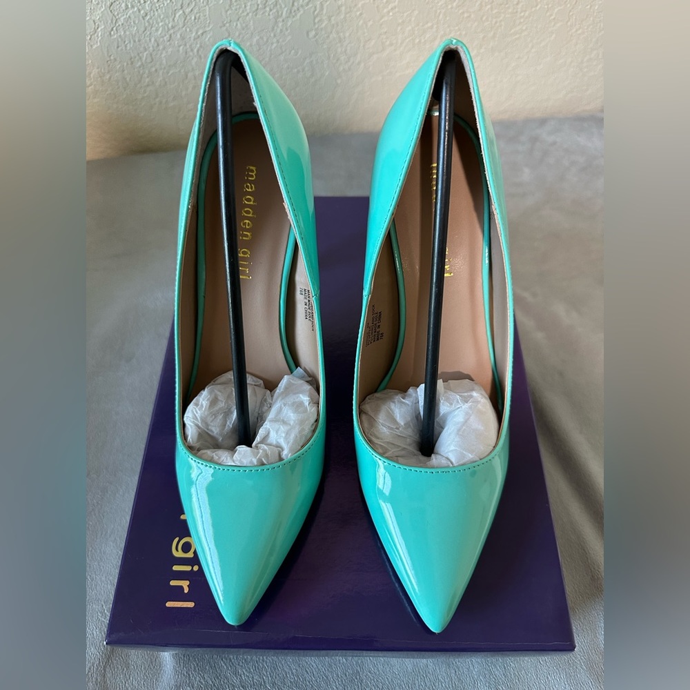 NIB - Madden Girl Oh Nice, Patent Pump, Spearmint size 8
